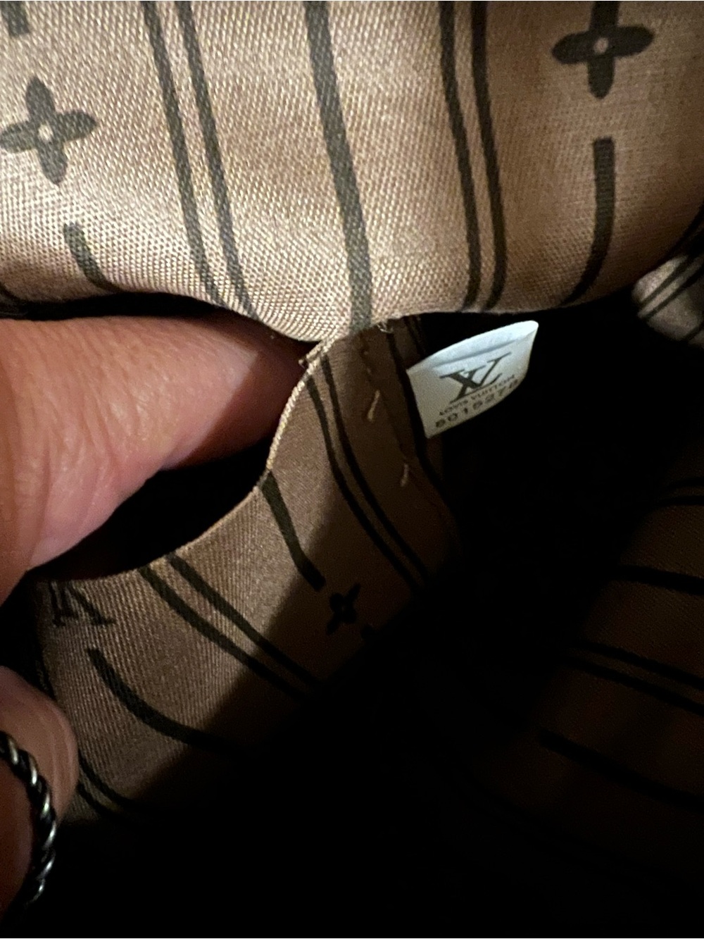 Louis Vuitton Carryall East-West BananaToned Monogram w/ Pink Trunk & Bags Stamp - Picture 15 of 16